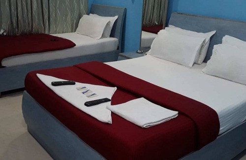 Jogeshwari West Hotel | Hotel Garden View
