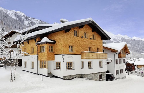 Sankt Anton am Arlberg Bed & Breakfast | Hotel Garni Albona