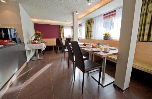 Ravaisch Hotel | Hotel Garni Bergsonne