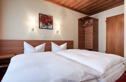 Altenfurt Hotel | Hotel Garni Nuernberger Trichter