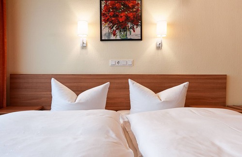 Altenfurt Hotel | Hotel Garni Nuernberger Trichter