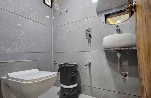 Vastrapur Hotel | HOTEL GATEWAY INN