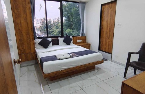 Vastrapur Hotel | HOTEL GATEWAY INN