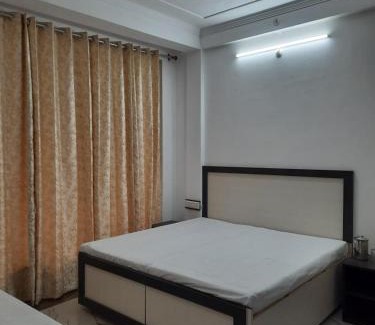 Karnaprayag Hotel | Hotel geeta bhawan