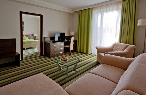 Hodmezovasarhely Hotel | Hotel Ginkgo