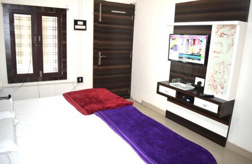 Kota Hotel | Hotel Gokul