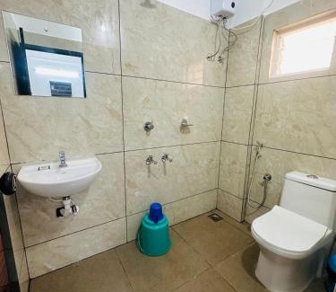Kakkanad Hotel | Hotel Gold Suite, Kakkanad