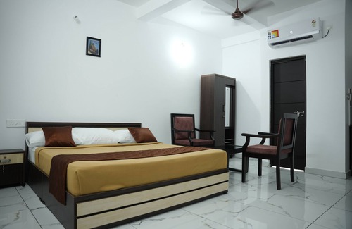 Kakkanad Hotel | Hotel Gold Suite - Premium stay in Kakkanad