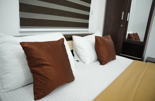Kakkanad Hotel | Hotel Gold Suite - Premium stay in Kakkanad
