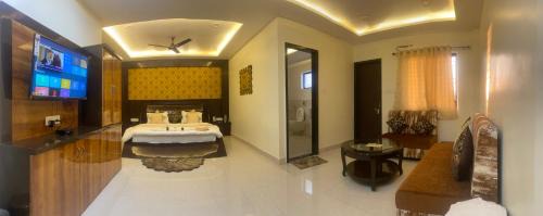 Bhopal Hotel | Hotel Golden Bliss