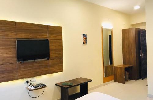 Raipur Hotel | Hotel Golden - I