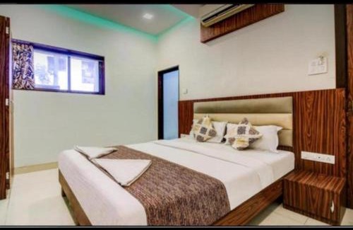 Jogeshwari West Hotel | Hotel Golden Palms