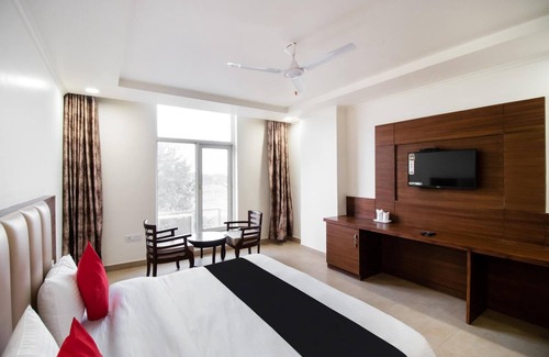 Faridabad Hotel | Hotel Grand 81