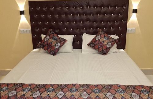 Hilsa Hotel | Hotel Grand Arya