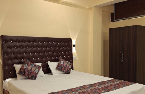 Hilsa Hotel | Hotel Grand Arya