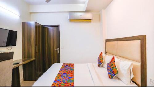 Chittaranjan Apartment | Hotel Grand bella - Greater Kailash
