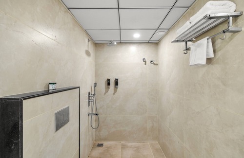 Lakshminarayana Pura Hotel | Hotel Grand Kasturi