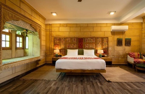 Amar Sagar Pol Hotel | Hotel Grand Khalifa