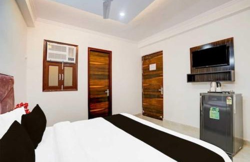 Sainik Farm Hotel | Hotel Grand Stay - Near Saket Metro