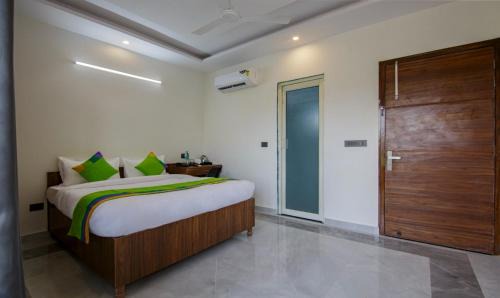 Sector 63 Bed & Breakfast | Hotel Grand Vista