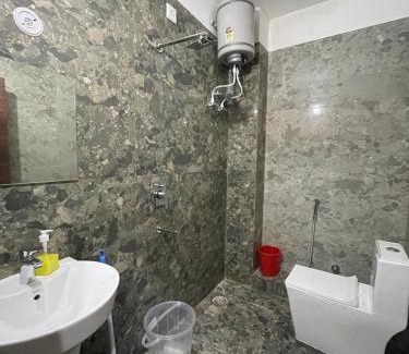 Dhunar Gaon Hotel | Hotel Green Shivpuri