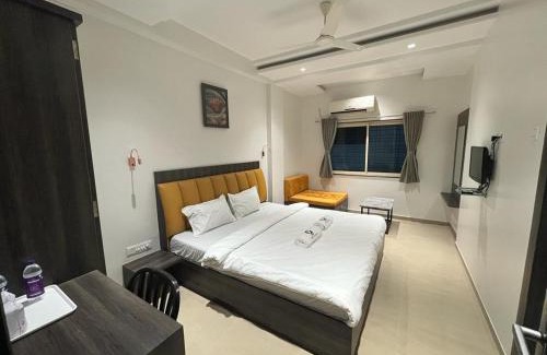 Parbhani Hotel | Hotel Gulmohar