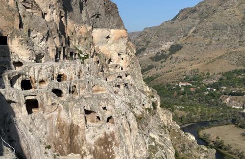 Vardzia House | Hotel-GVALA