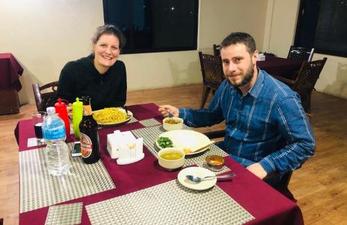 Sauraha Hotel | Hotel Happy Land