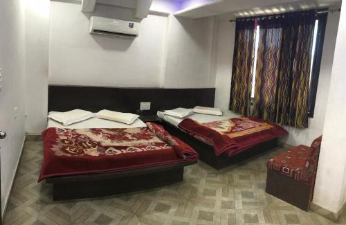 Nathdwara Hotel | Hotel Hari darshan