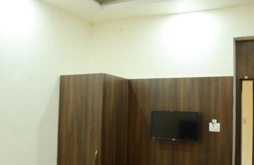 Jhansi Hotel | Hotel Hari palace Jhansi
