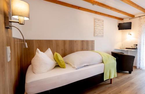 Uedem Hotel | Hotel Haus Nachtigall - B&B