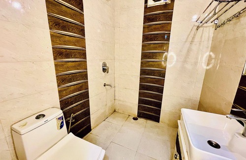 Hauz Khas Village Hotel | Hotel Hauz Khas Inn