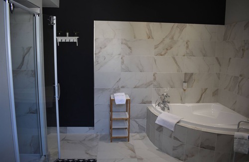 Tarbes Hotel | Hotel Henri IV