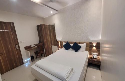 Kurla West Hotel | Hotel Heritage - Near Trade Center, Visa Consulate BKC
