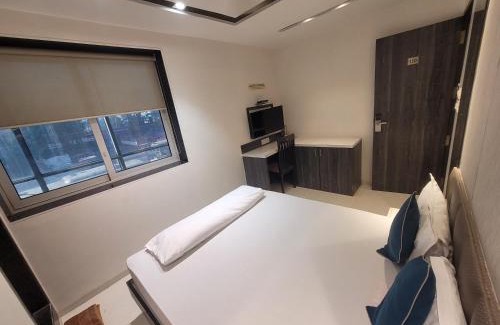 Kurla West Hotel | Hotel Heritage - Near Trade Center, Visa Consulate BKC
