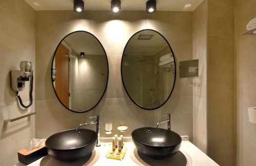 Ermoupoli Hotel | Hotel Hermes