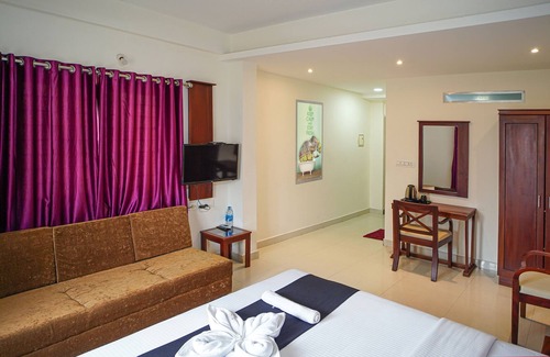 Kaloor Hotel | Hotel Hilite Inn