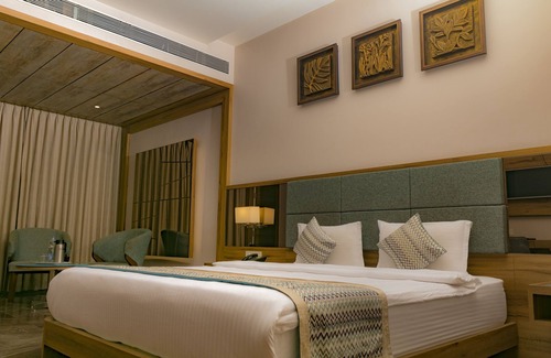 Jamnagar Hotel | HOTEL HIRISA Unit Hotel Fortune Palace