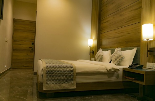 Jamnagar Hotel | HOTEL HIRISA Unit Hotel Fortune Palace