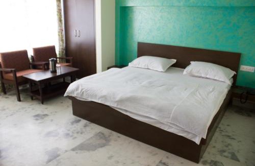 Gopalbari Hotel | Hotel Holiday Home