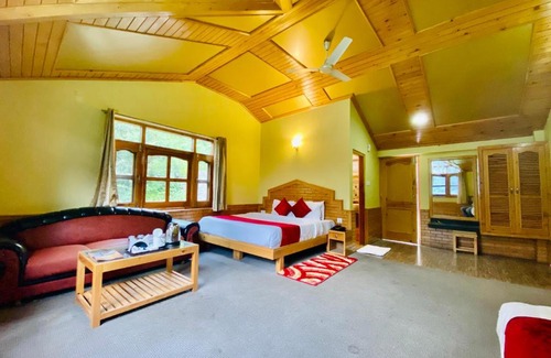 Vashist Hotel | Hotel Hollywood Manali - A True Riverview Hotel