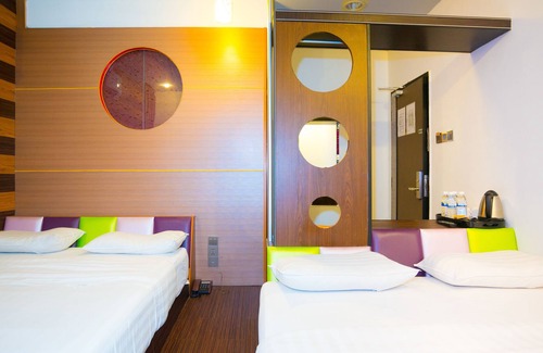 Taman Johor Jaya Hotel | Hotel Holmes