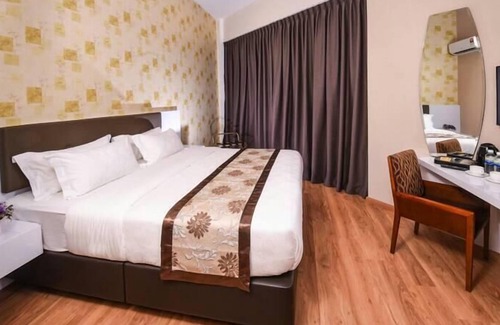 Taman Johor Jaya Hotel | Hotel Holmes