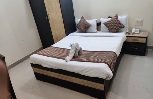 Jwalapur Hotel | Hotel Holy Basil