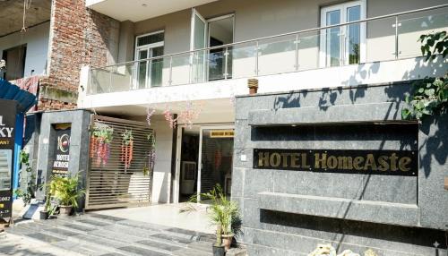 Anand Vihar Hotel | Hotel HomeAste 001 Near Yashoboomi Convention Center