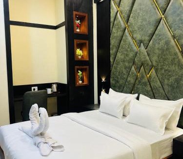 Vile Parle House | Hotel Horizon