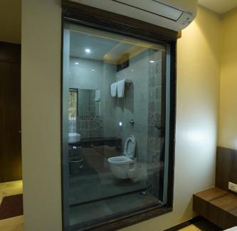 Shirdi Hotel | Hotel Hrushikesh