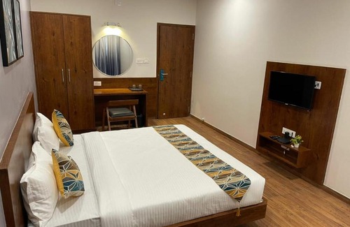 Mundra Hotel | HOTEL ICON INN