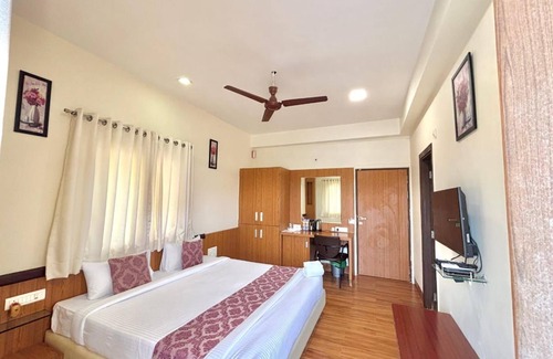 Daulatabad Hotel | Hotel Kailas Residency By Knight Hotel