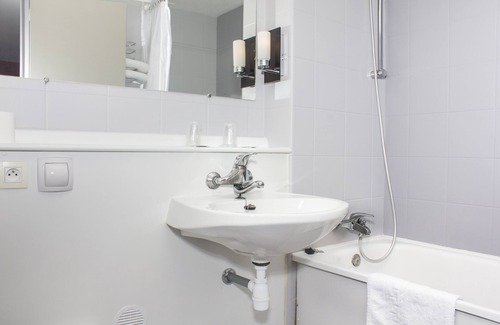 Bourges Hotel | Hotel Inn Design Bourges Resto Novo